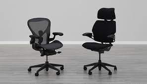 Best Office Chair and Desk for Maximum Comfort